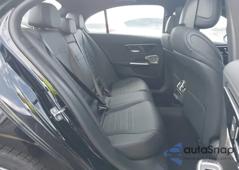 2024 Mercedes-Benz C 300 z USA, uszkodzony, nr VIN W1KAF4GB5RR231668